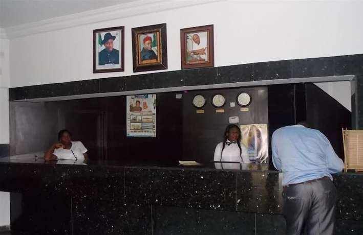 Imagen de los interiores del Hotel Benac Suites. Foto 11