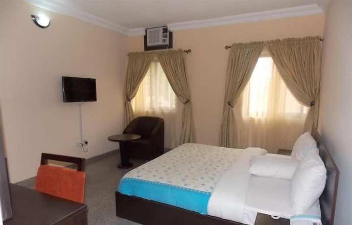 Imagen de la habitación del Hotel Benac Suites. Foto 6