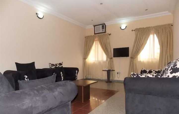 Imagen de la habitación del Hotel Benac Suites. Foto 7