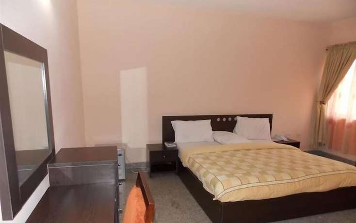 Imagen de la habitación del Hotel Benac Suites. Foto 9