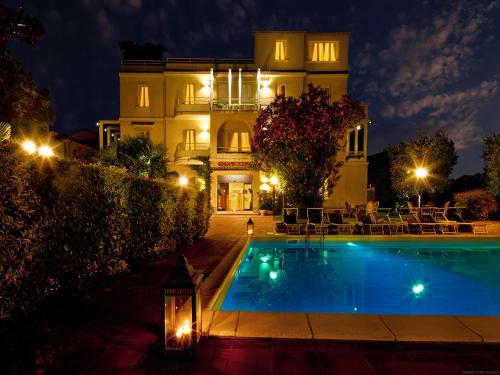 Imagen general del Hotel Benaco, Desenzano del Garda. Foto 4
