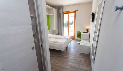 Imagen de la habitación del Hotel Benacus Malcesine. Foto 8