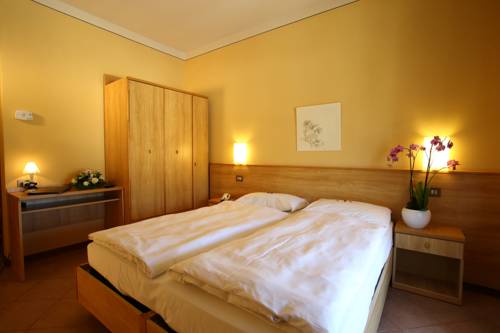 Imagen de la habitación del Hotel Benacus Malcesine. Foto 10