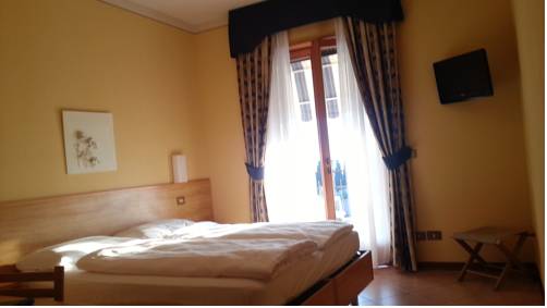 Imagen de la habitación del Hotel Benacus Malcesine. Foto 13