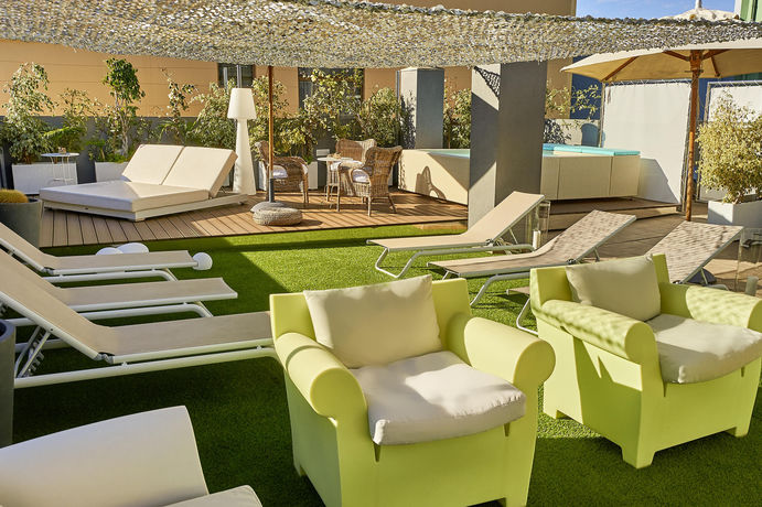 Imagen de los exteriores del Hotel Benahoare. Foto 3