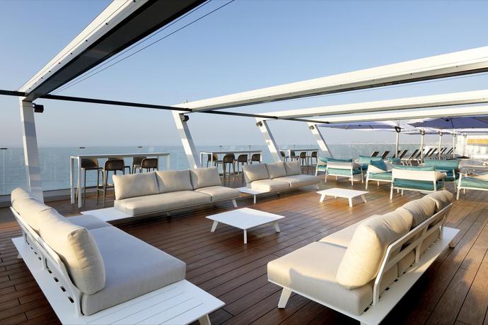 Imagen de los exteriores del Hotel Benalma Costa del Sol. Foto 6