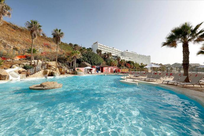Imagen de la piscina del Hotel Benalma Costa del Sol. Foto 15