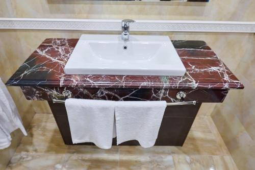 Imagen de la habitación del Hotel Benamar andspa. Foto 8
