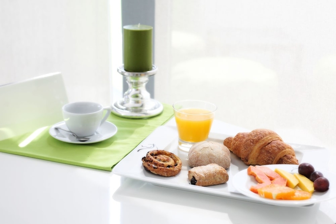 Imagen del bar/restaurante del Hotel Benavente Vila. Foto 4