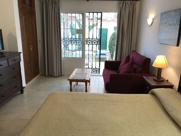 Imagen de la habitación del Hotel Benavista Estepona. Foto 10