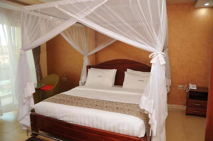 Imagen de la habitación del Hotel Benco. Foto 10
