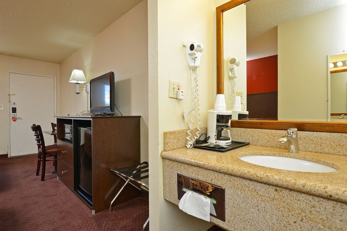 Imagen de los interiores del Hotel Bend Inn and Suites. Foto 7