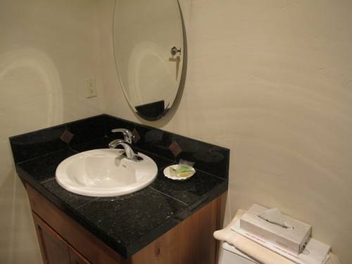 Imagen de la habitación del Hotel Bend Riverside Inn & Suites. Foto 15
