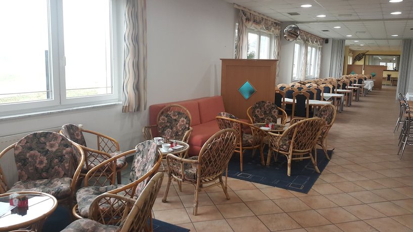 Imagen del bar/restaurante del Hotel Benda. Foto 7