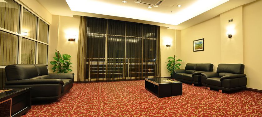 Imagen del bar/restaurante del Hotel Bendahara Makmur. Foto 4