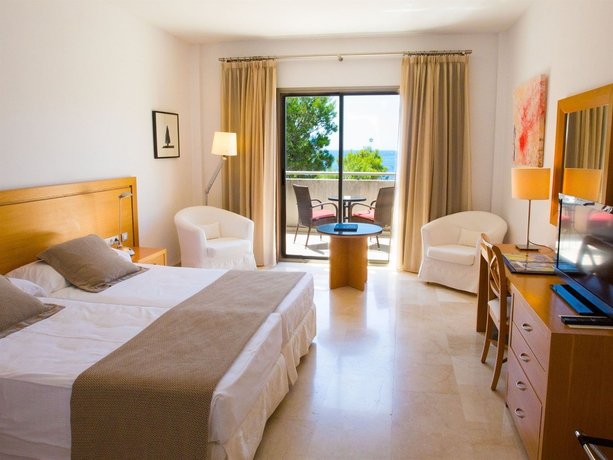 Imagen de la habitación del Hotel Bendinat. Foto 10