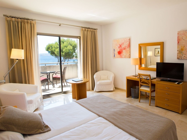 Imagen de la habitación del Hotel Bendinat. Foto 15