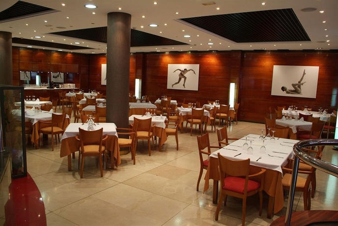 Imagen del bar/restaurante del Hotel Benetússer. Foto 4