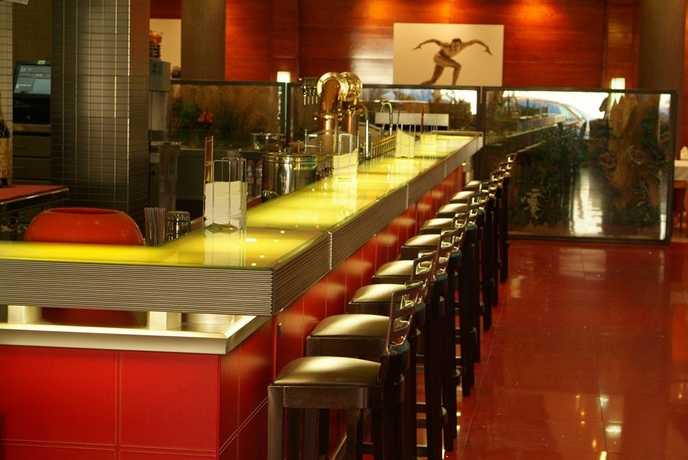 Imagen del bar/restaurante del Hotel Benetússer. Foto 6