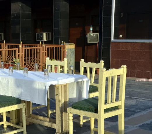 Imagen del bar/restaurante del Hotel Bengal Lodge. Foto 2