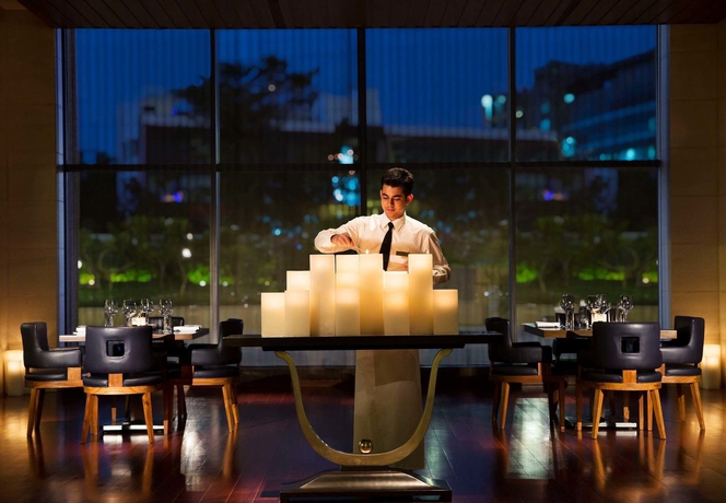 Imagen del bar/restaurante del Hotel Bengaluru Marriott Whitefield. Foto 7