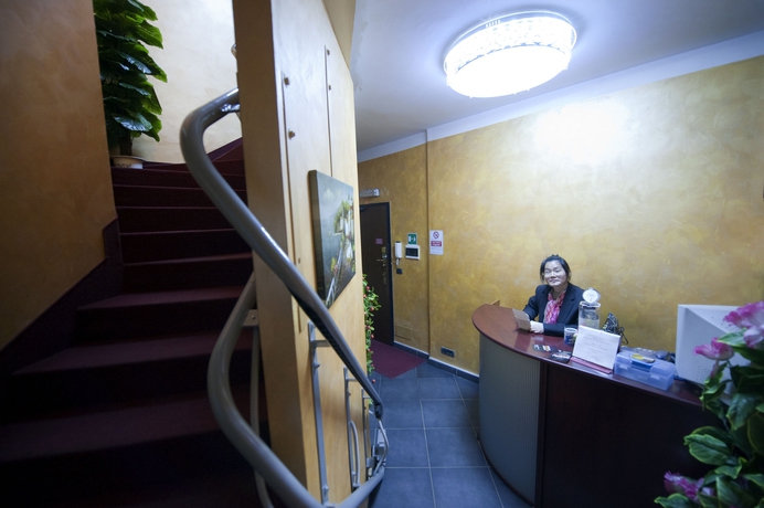 Imagen de los interiores del Hotel Bengasi. Foto 8