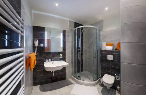 Imagen de la habitación del Hotel Benica. Foto 3