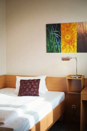 Imagen de la habitación del Hotel Benica. Foto 12