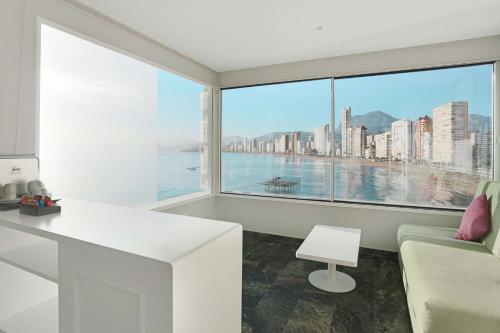 Imagen de la habitación del Hotel Benikaktus. Foto 3