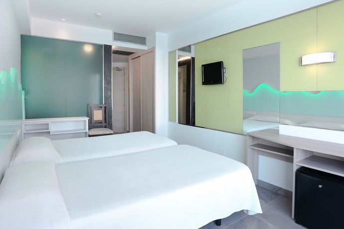 Imagen de la habitación del Hotel Benikaktus. Foto 7