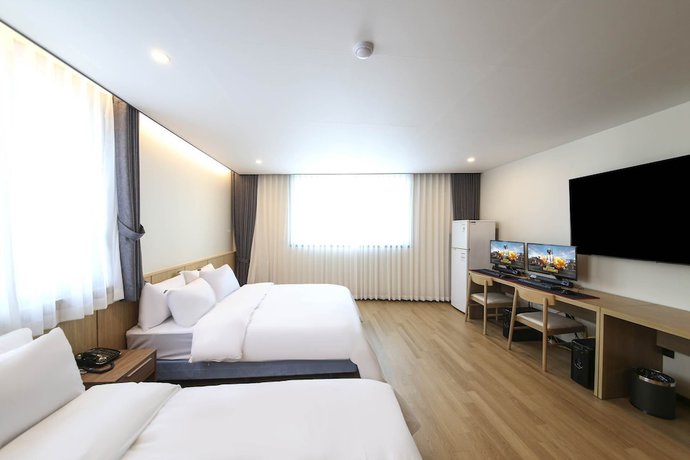 Imagen de la habitación del Hotel Benikea. Foto 5