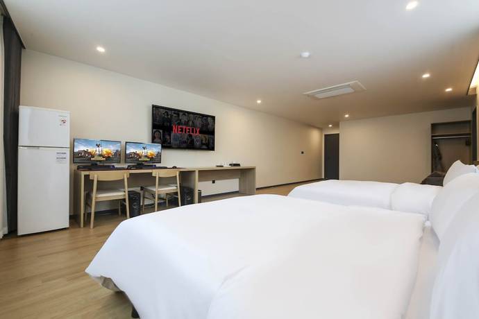 Imagen de la habitación del Hotel Benikea. Foto 6