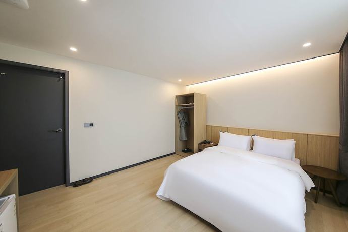 Imagen de la habitación del Hotel Benikea. Foto 7