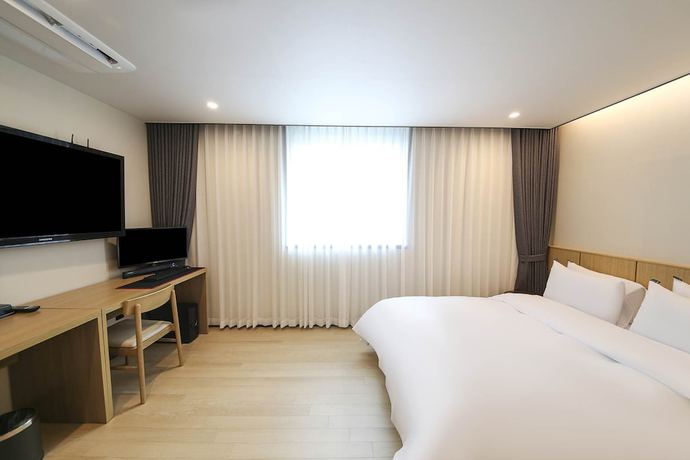 Imagen de la habitación del Hotel Benikea. Foto 8