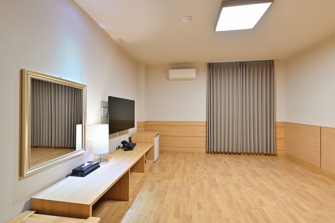 Imagen de la habitación del Hotel Benikea Swiss Rosen. Foto 10