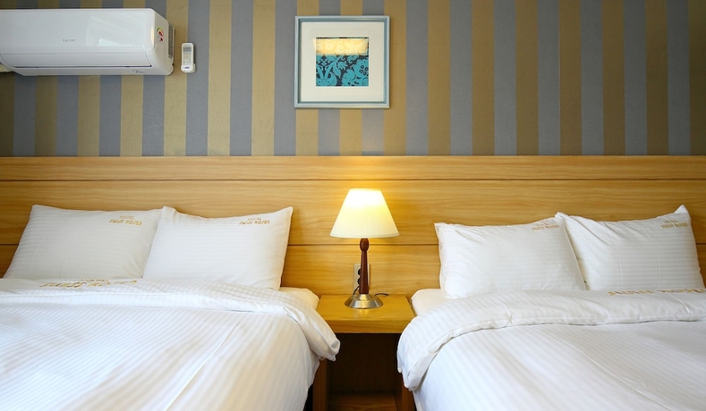 Imagen de la habitación del Hotel Benikea Swiss Rosen. Foto 12
