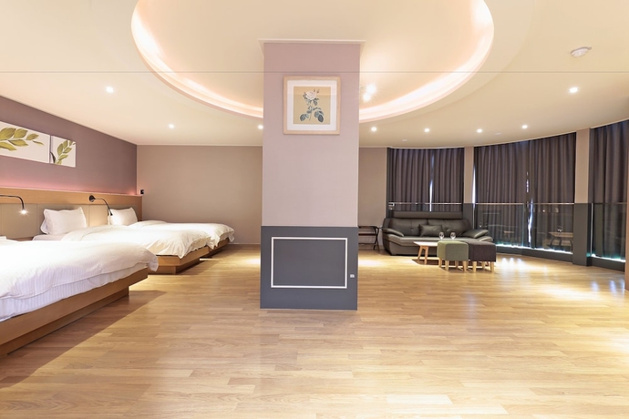 Imagen de la habitación del Hotel Benikea Swiss Rosen. Foto 15
