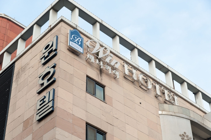 Imagen de los exteriores del Hotel Benikea Win. Foto 12