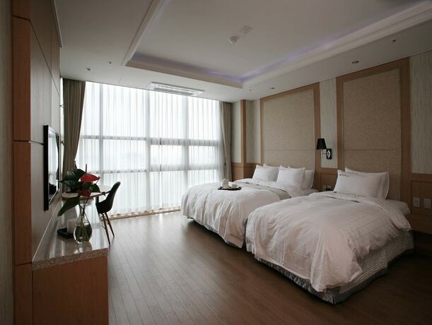Imagen de la habitación del Hotel Benikea Yeosu. Foto 13