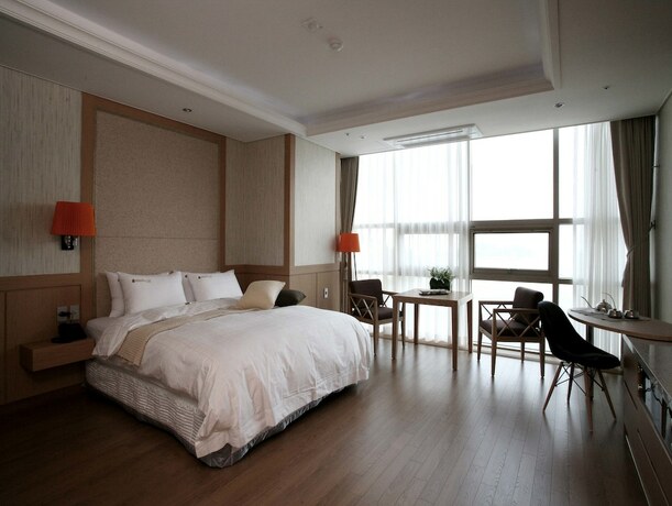 Imagen de la habitación del Hotel Benikea Yeosu. Foto 19