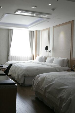 Imagen de la habitación del Hotel Benikea Yeosu. Foto 22