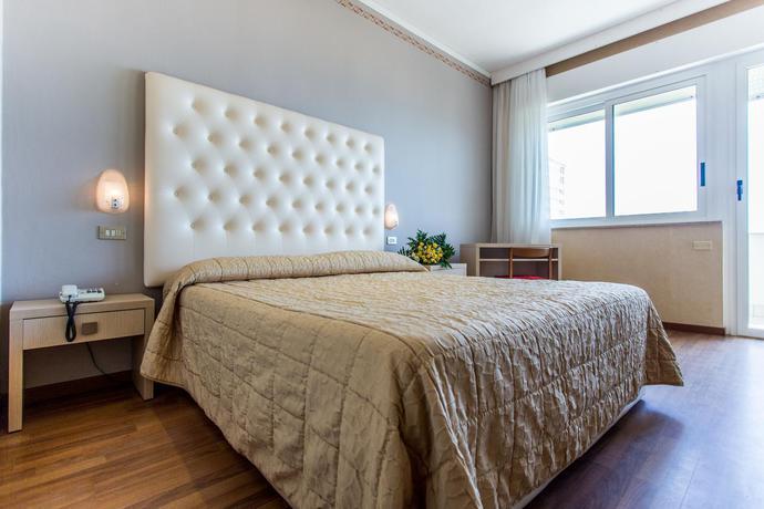 Imagen de la habitación del Hotel Benini. Foto 5