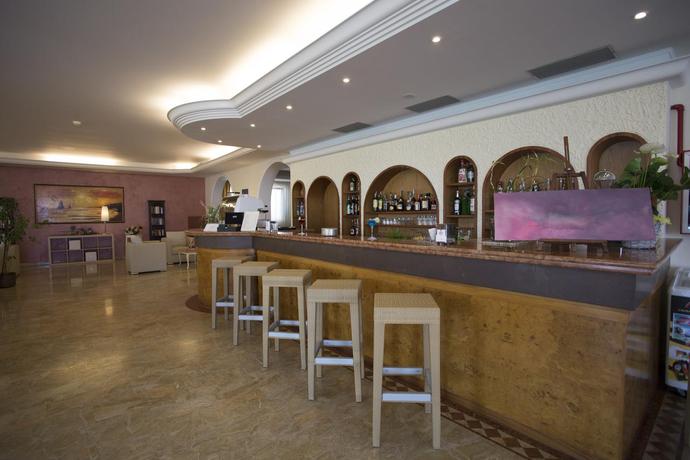 Imagen del bar/restaurante del Hotel Benini. Foto 3