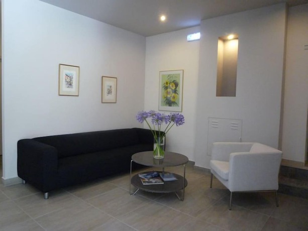 Imagen de los interiores del Hotel Benitses Arches. Foto 19