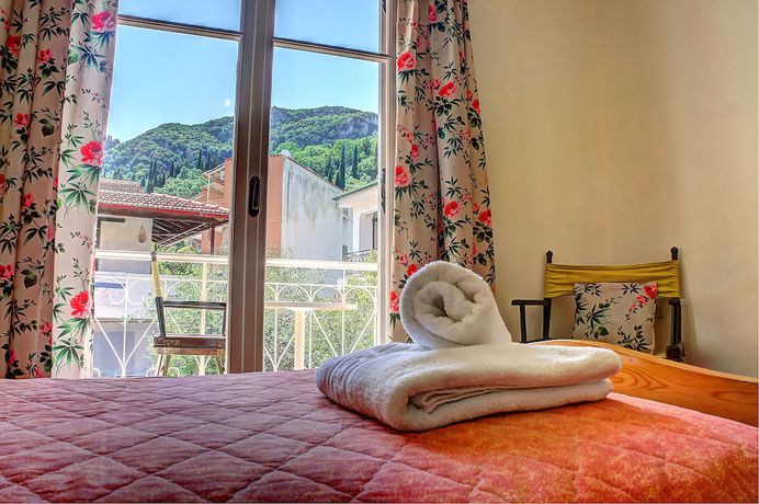 Imagen de la habitación del Hotel Benitses Arches. Foto 7