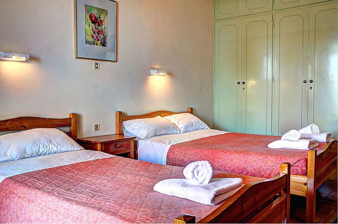 Imagen de la habitación del Hotel Benitses Arches. Foto 10