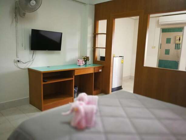 Imagen de la habitación del Hotel Benjamart Residence. Foto 19