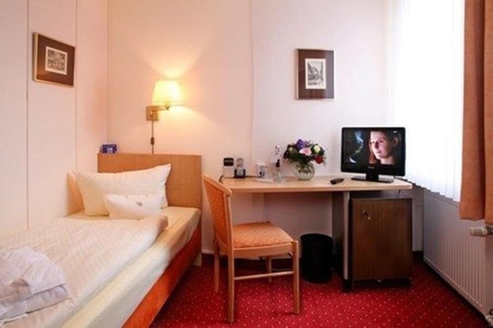 Imagen de la habitación del Hotel Benn. Foto 16