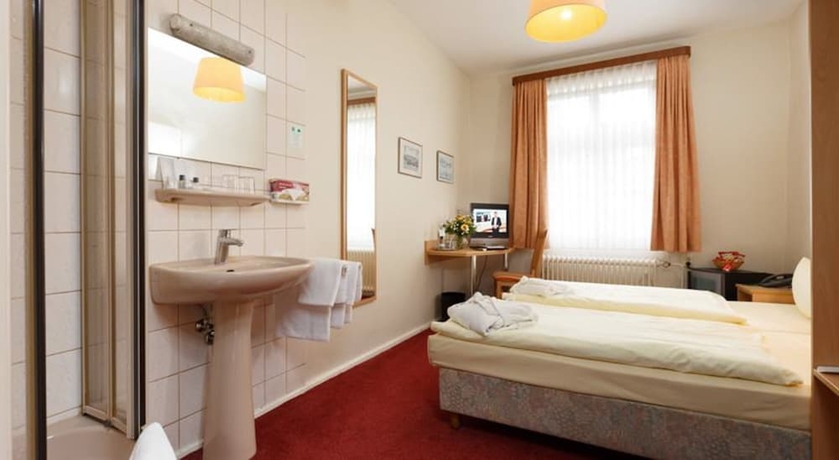Imagen de la habitación del Hotel Benn. Foto 17