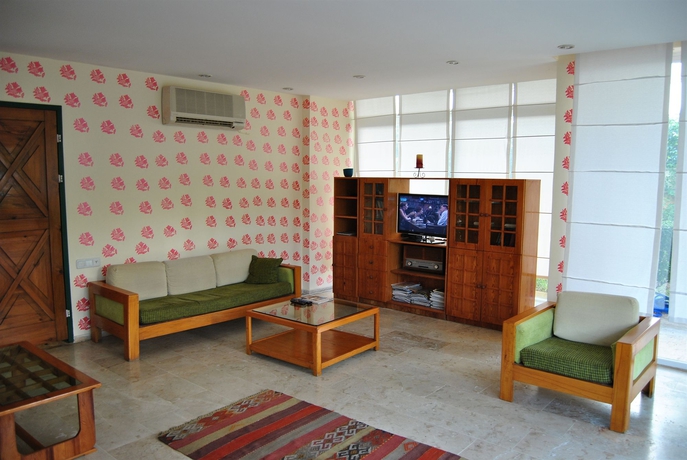 Imagen de los interiores del Hotel Benna. Foto 5